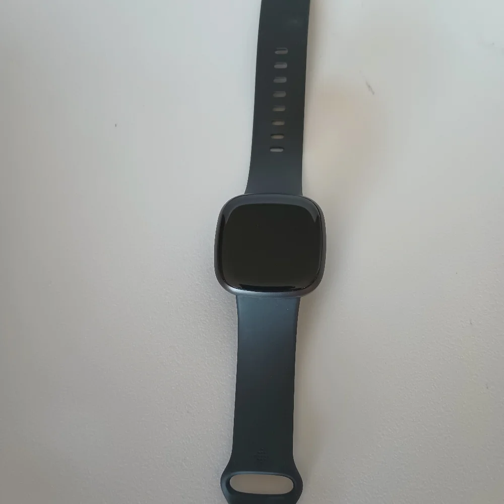 fitbit black minimalist